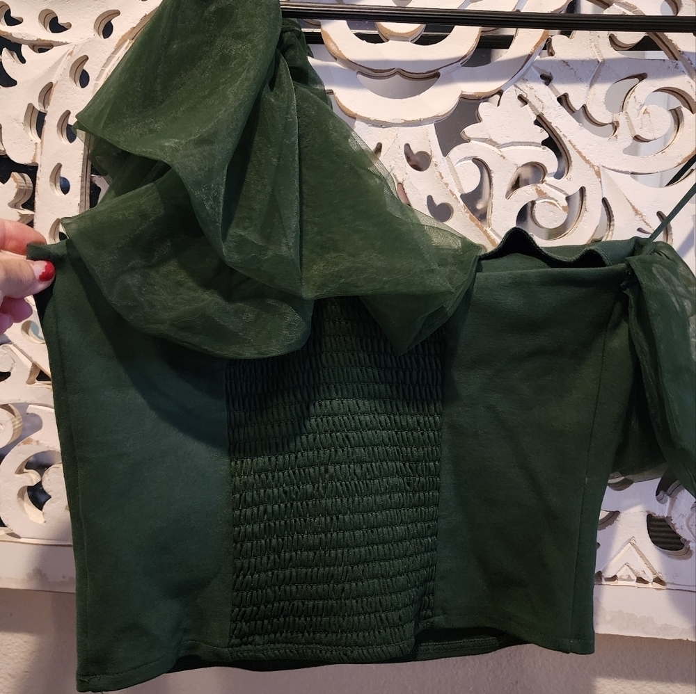 SUNDAY IN BROOKLYN One-Shoulder TOP Smocked Back Front Ruffle Green medium EUC - Picture 6 of 13
